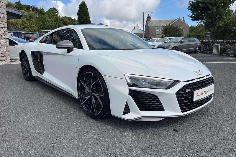 White Used 2023 Audi R8 Coupé Performance Coupe | £119,995 (A bit pricey) - Image 1/4