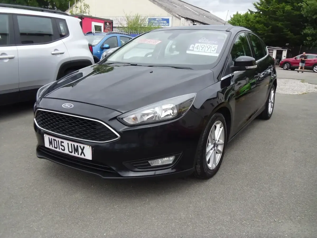 Used Ford Focus Zetec 120 HP (88 kW) 2015 Black Hatchback