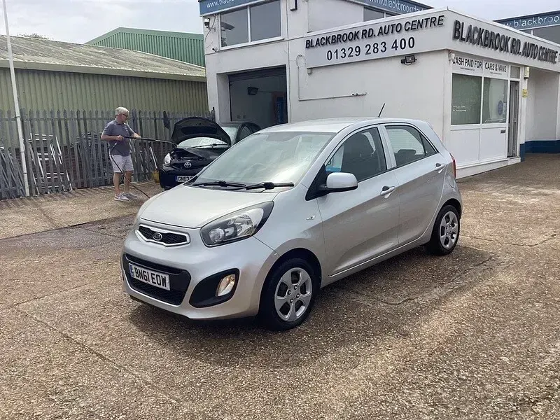 Used Kia Picanto 68 HP (50 kW) 2011 Silver Hatchback
