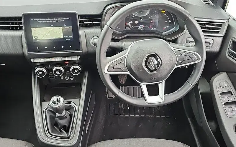 Used Renault Clio Evolution 90 HP (66 kW) 2023 Silver  Hatchback