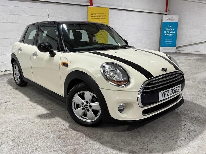 White Used 2015 Mini Cooper Hatch Hatchback | £7,495 (Fair price) - Image 1/4