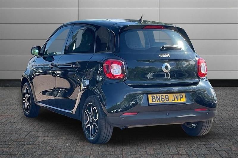 Used Smart ForFour Premium 71 HP (52 kW) 2018 Black Hatchback