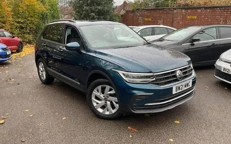 Used 2023 VW Tiguan Life SUV | £18,599 (Super price) - Image 1/1