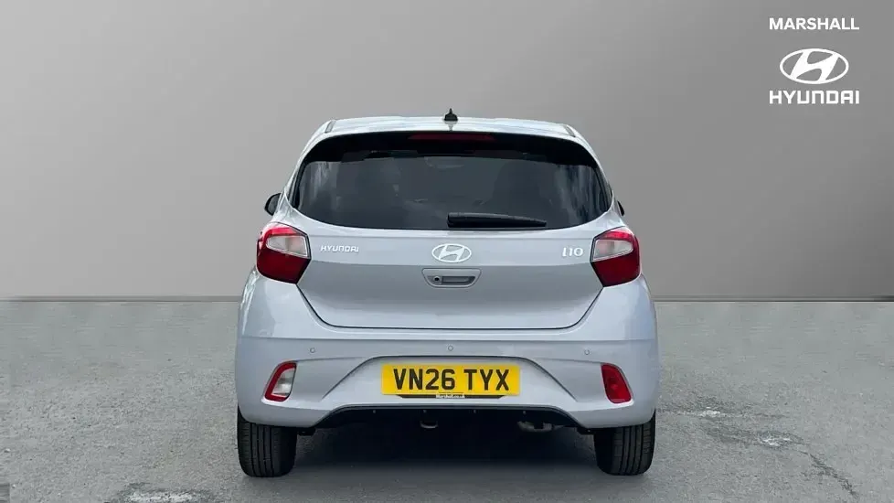 Nuevo Hyundai i10 Advanced Plus 63 CV (46 kW) 2026 Gris Utilitario