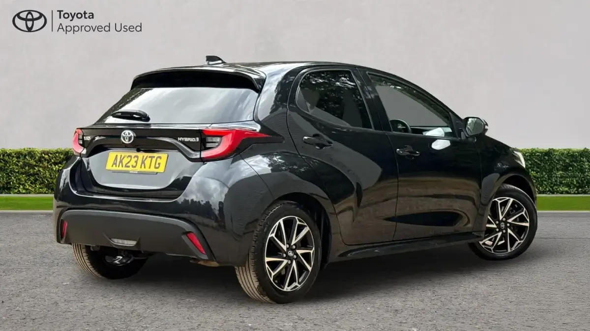 Used Toyota Yaris Design 116 HP (85 kW) 2023 Eclipse black Hatchback