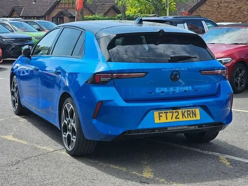 Used Vauxhall Astra Ultimate 130 HP (95 kW) 2023 Blue Hatchback