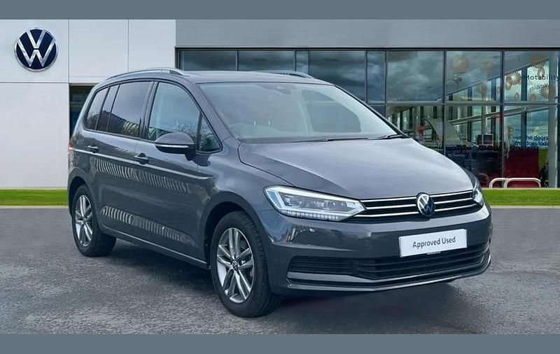 Usado VW Touran Match 150 HP (110 kW) 2025 Cinzento Monovolume