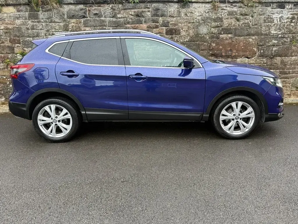 Used Nissan Qashqai N-Connecta 110 HP (80 kW) 2017 Blue SUV