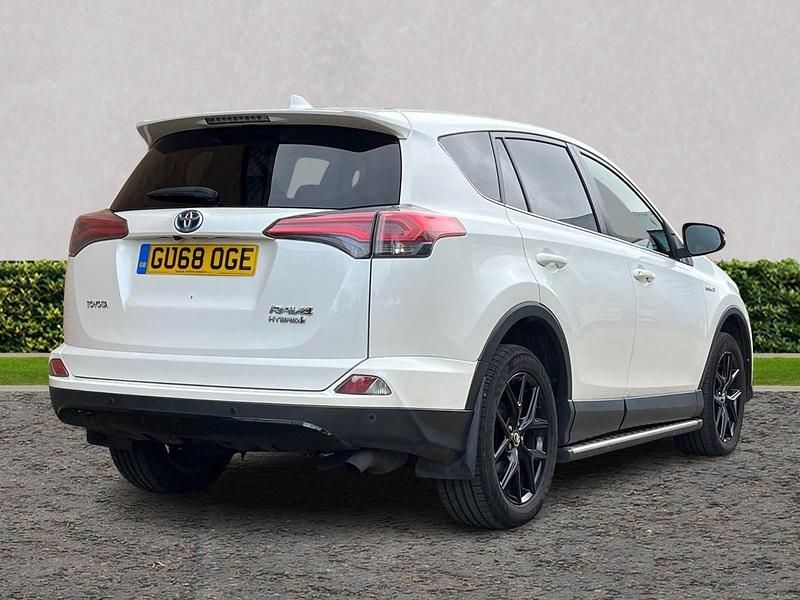 Used Toyota RAV4 2018 White SUV