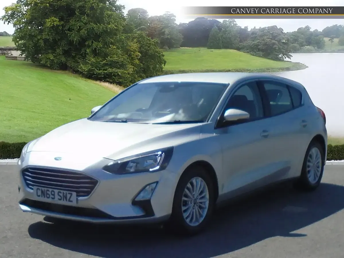 Used Ford Focus Titanium 125 HP (91 kW) 2019 Silver Hatchback