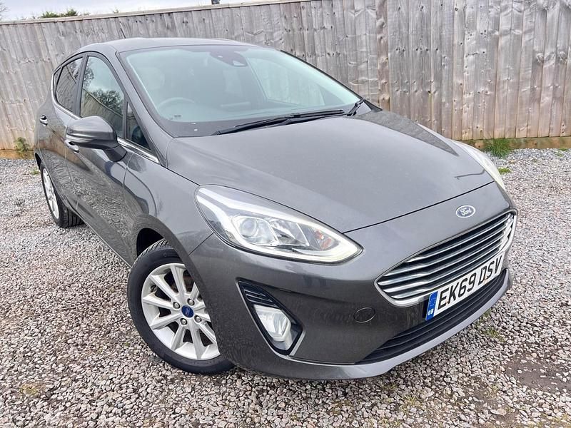 Begagnad Ford Fiesta Titanium 120 HK (88 kW) 2019 Grå Halvkombi
