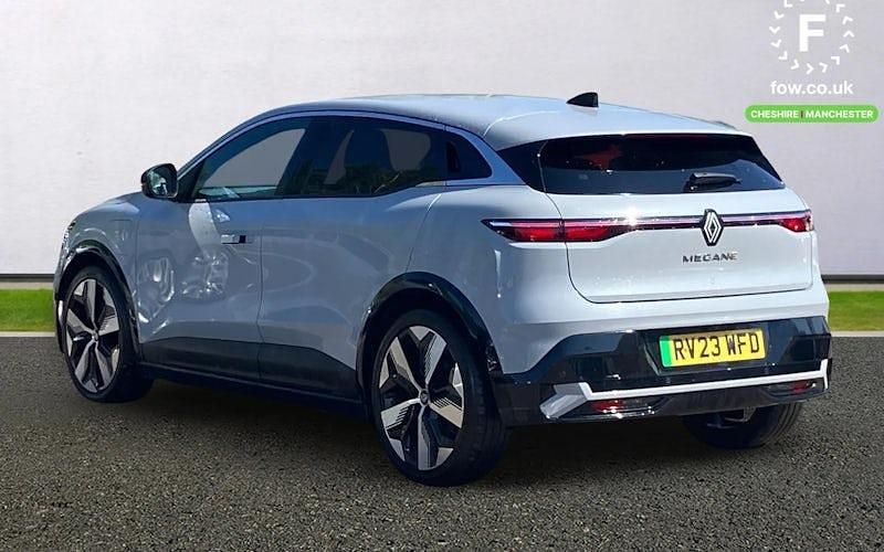 Begagnad Renault Megane E-Tech Techno 160 kW (218 HK) 2023 Grå Halvkombi