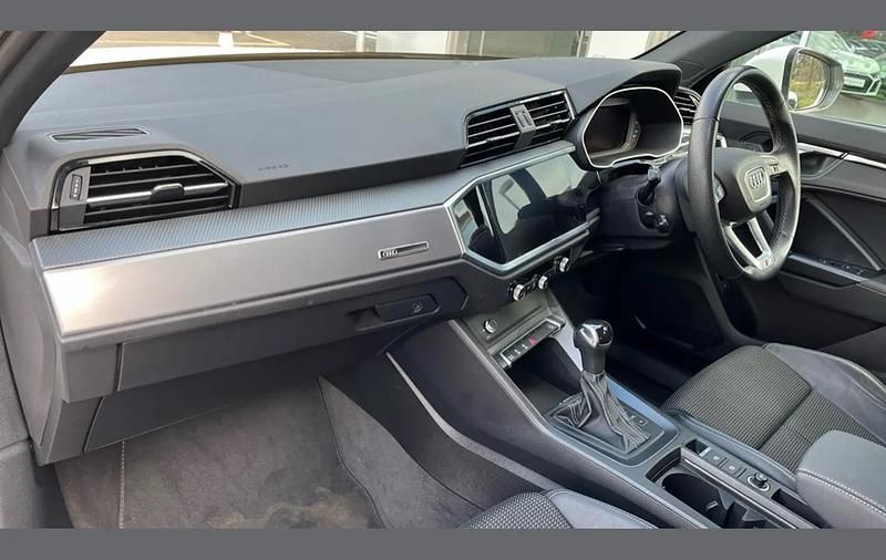 Used Audi Q3 S-Line 150 HP (110 kW) 2023 White SUV