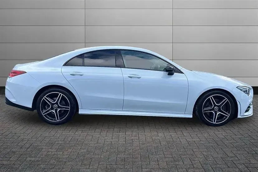Occasion Mercedes CLA200 Executive 163 ch (119 kW) 2023 Blanc Berline