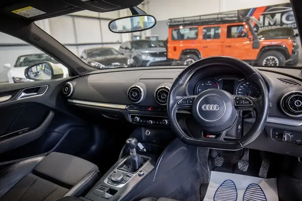 Begagnad Audi A3 Sportback S-Line 184 HK (135 kW) 2015 Vit Halvkombi
