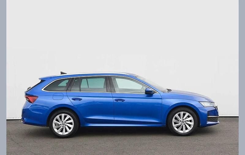 Used Skoda Octavia SE L 147 HP (108 kW) 2025 Race blue metallic Estate