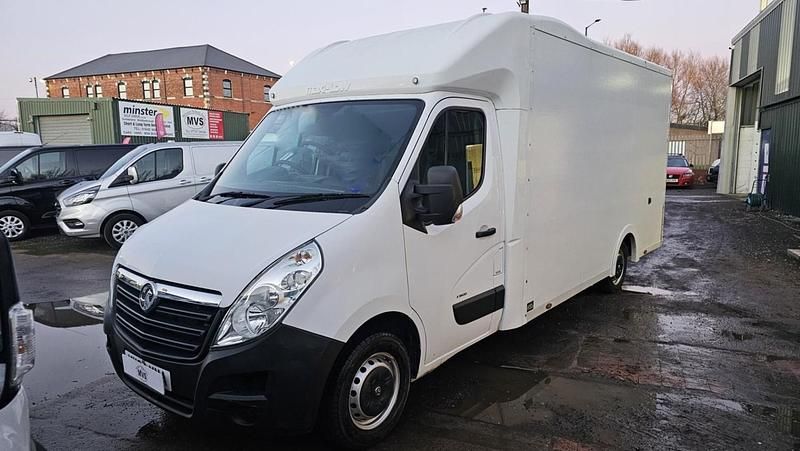 Used Vauxhall Movano 130 HP (95 kW) 2019 White MPV