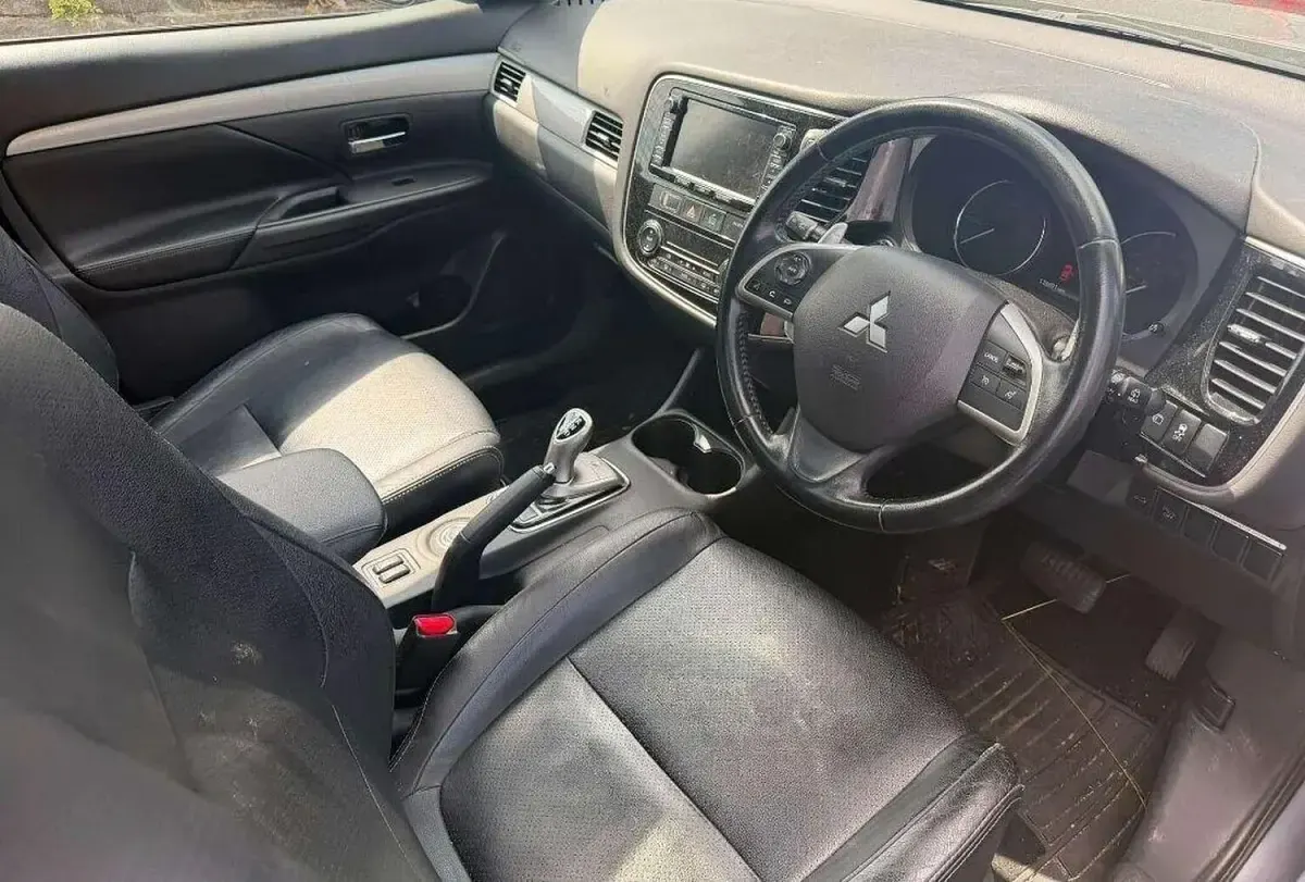 Used Mitsubishi Outlander P-HEV 2014 Grey Estate