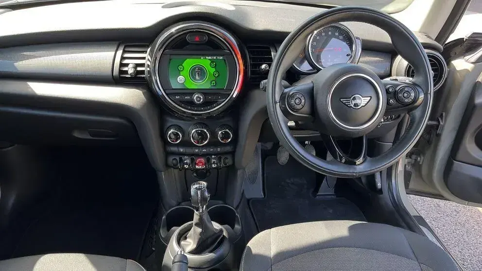 Used Mini Cooper Hatch 134 HP (98 kW) 2018 Grey Hatchback