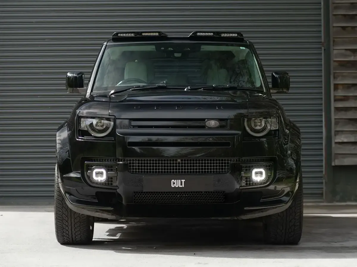 Used Land Rover Defender SE Dynamic 250 HP (183 kW) 2024 Black SUV