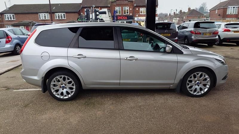 Used Ford Focus Zetec 2009 Silver Estate