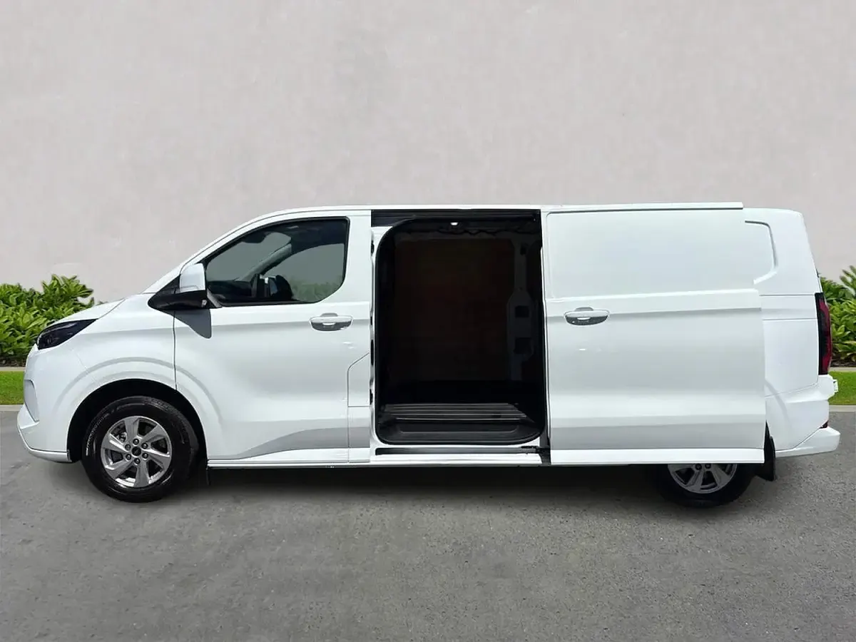 Used Ford Transit Limited 100 kW (136 HP) 2024 White Van