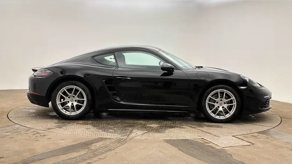 Used Porsche 718 Cayman 300 HP (220 kW) 2021 Black Coupe