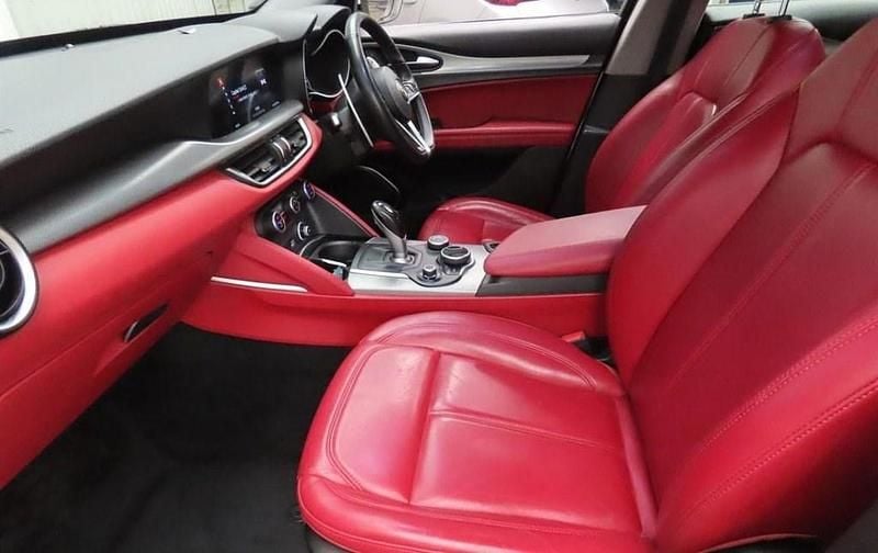 Used Alfa Romeo Stelvio Edizione Speciale 210 HP (154 kW) 2017 White SUV