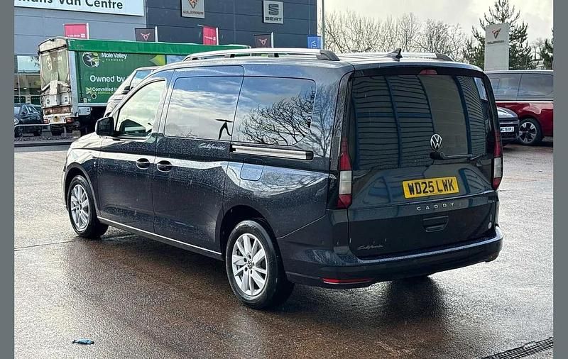 Used VW Caddy Maxi California 113 HP (83 kW) 2025 Blue MPV