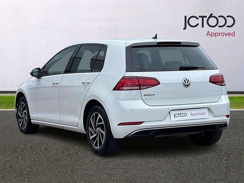 Used VW Golf VII Match 113 HP (83 kW) 2019 White Hatchback