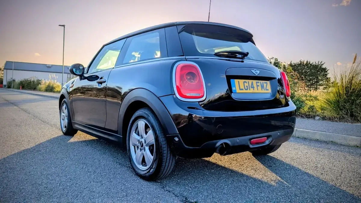 Used Mini ONE Hatch 102 HP (75 kW) 2014 Black Hatchback