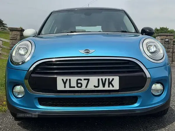 Used Mini Cooper D Hatch 120 HP (88 kW) 2018 Blue Hatchback
