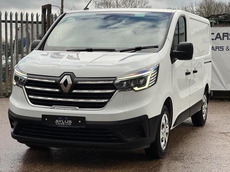 Used Renault Trafic Business 2022 White MPV