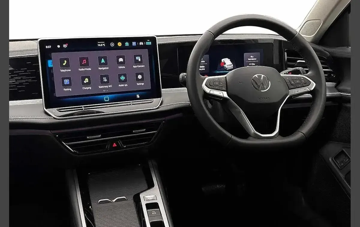 New VW Passat Elegance 200 HP (147 kW) 2026 Black Estate
