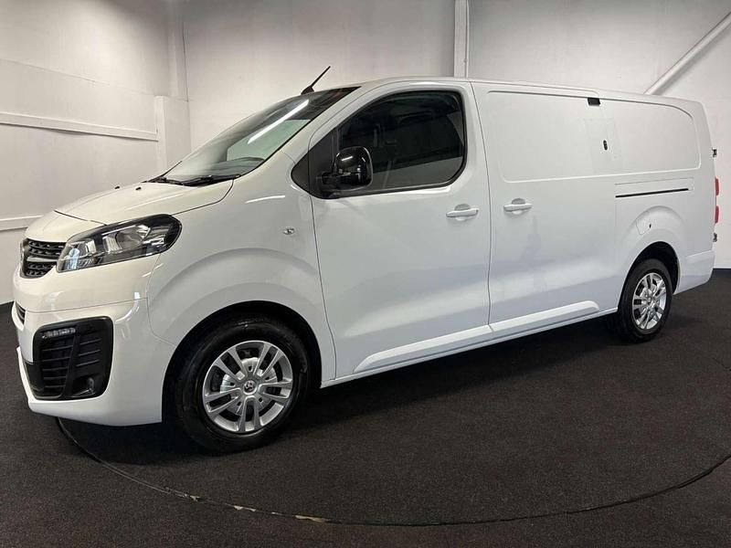Used Vauxhall Vivaro Sportive 100 HP (73 kW) 2023 White MPV