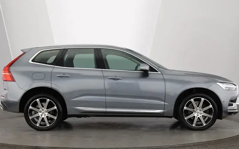 Used Volvo XC60 Inscription 390 HP (286 kW) 2021 Osmium grey SUV
