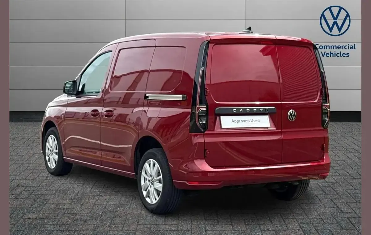 New VW Caddy Pro 101 HP (74 kW) 2025 Red MPV