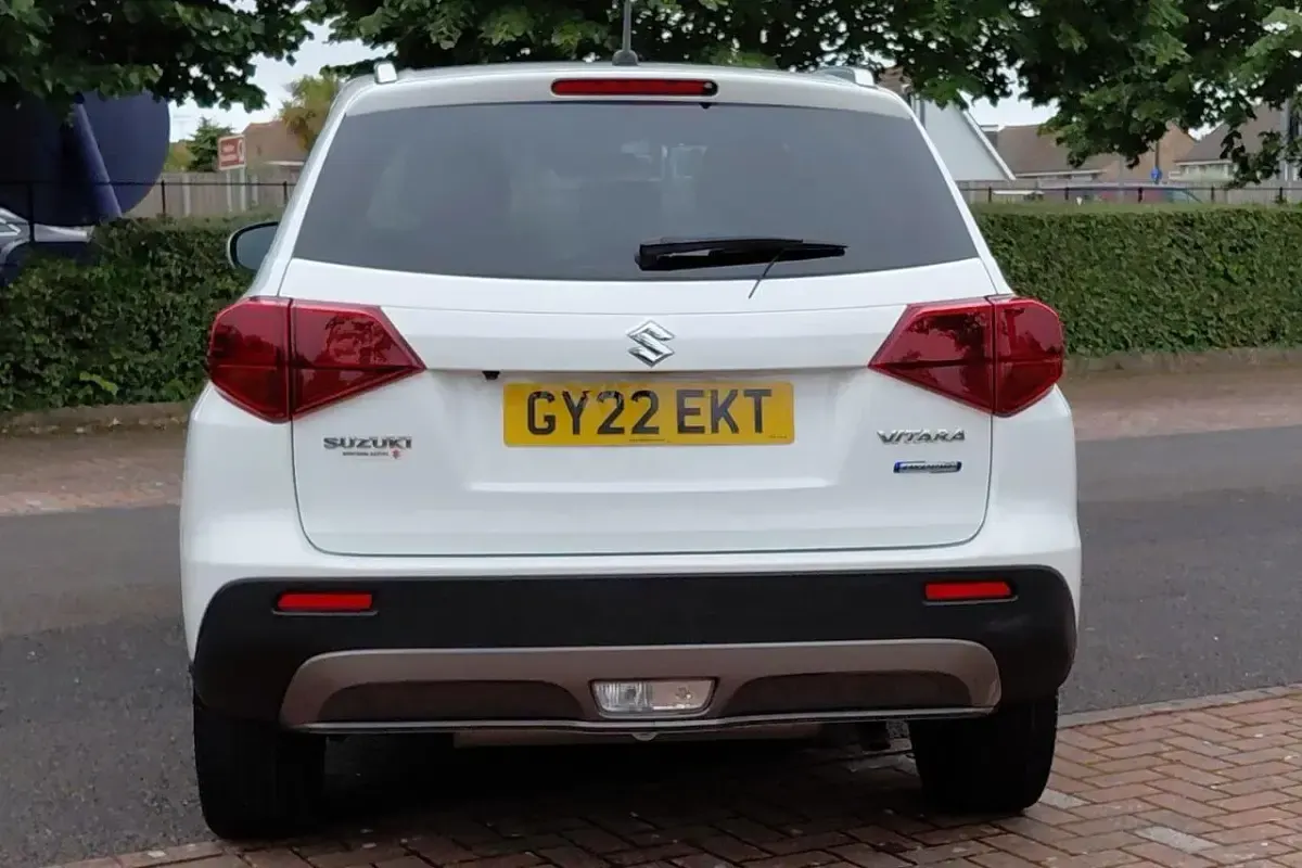 Used Suzuki Vitara SZ-T 127 HP (93 kW) 2022 White SUV