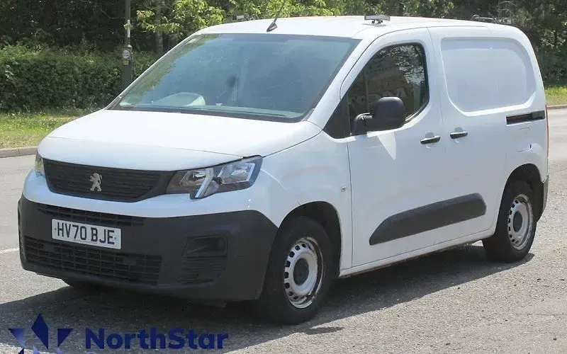Begagnad Peugeot Partner S 131 HK (96 kW) 2020 Minibuss