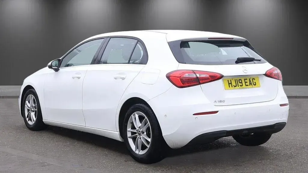 Used Mercedes A180 Executive 136 HP (100 kW) 2019 White Hatchback