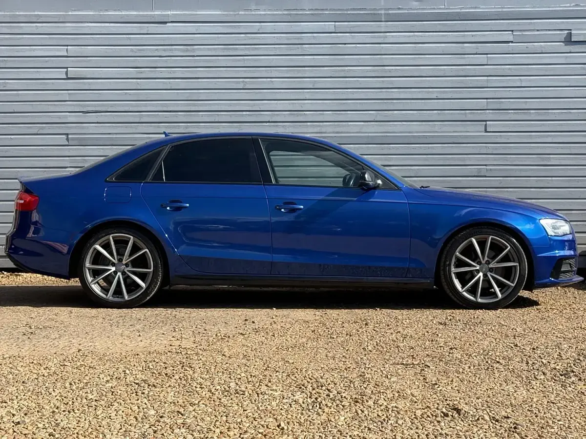 Used Audi A4 Black Edition 150 HP (110 kW) 2015 Blue Sedan