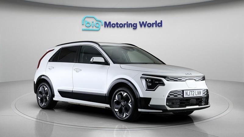 Used Kia e-Niro 2023 White SUV