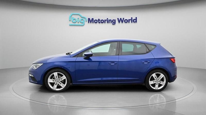 Used Seat Leon FR 130 HP (95 kW) 2020 Blue Hatchback