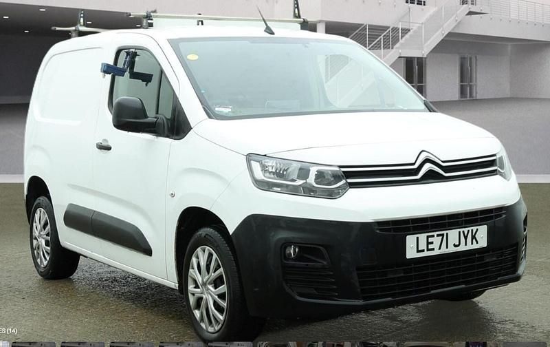 Used Citroën Berlingo 100 HP (73 kW) 2022 White MPV