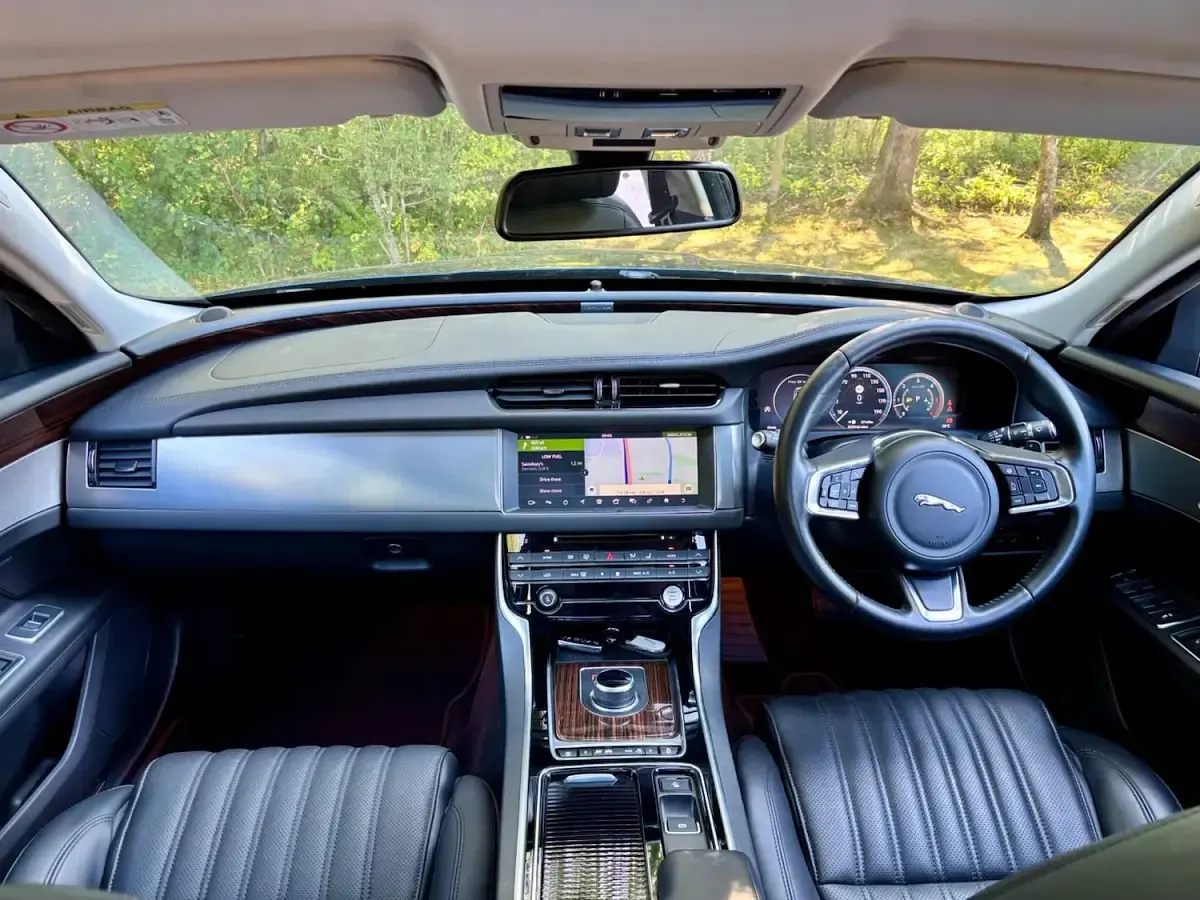 Used Jaguar XF Portfolio 300 HP (220 kW) 2017 Blue Sedan