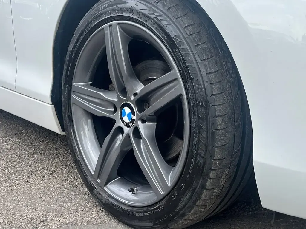 Begagnad BMW 218 Sport Line 150 HK (110 kW) 2016 Vit Cab