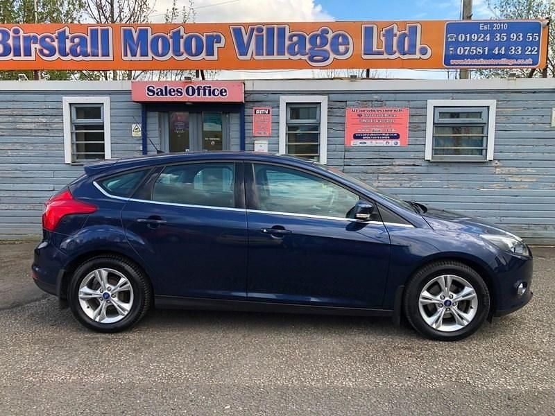 Used Ford Focus Zetec 2012 Blue Hatchback