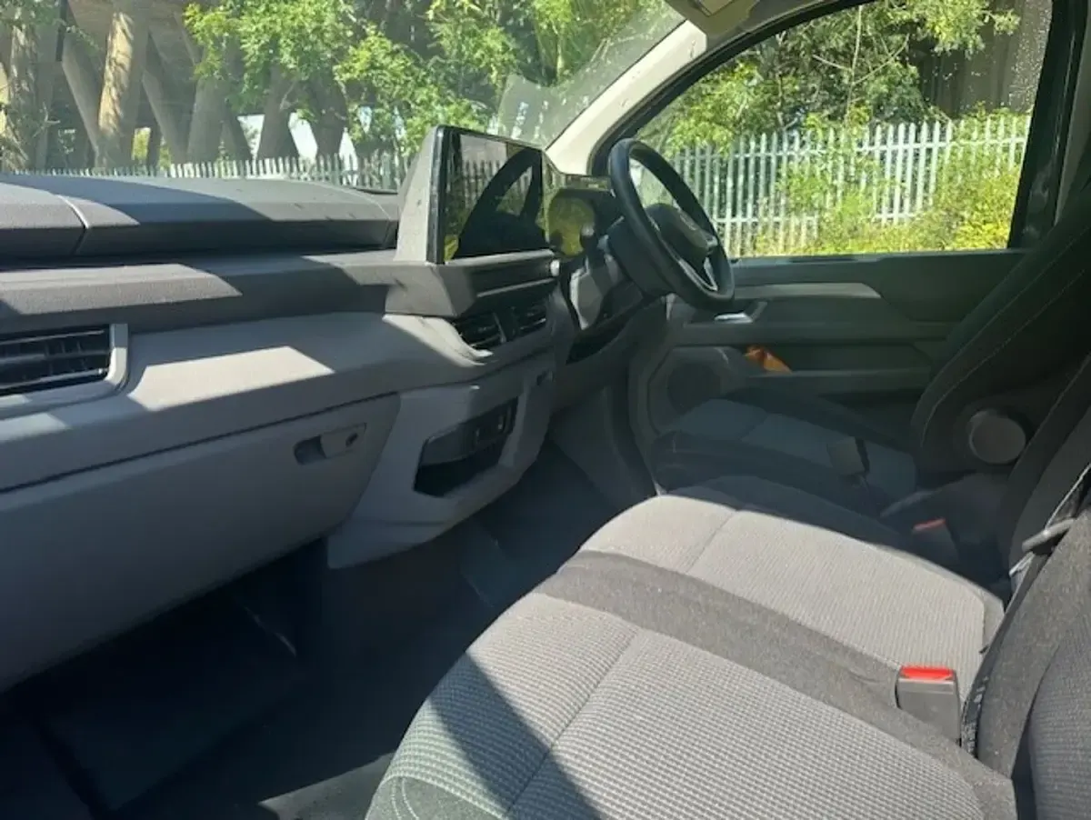 Begagnad VW Transporter Pro 2025 Grå Van