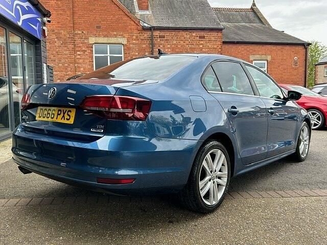 Usado VW Jetta GT 150 CV (110 kW) 2016 Azul Berlina