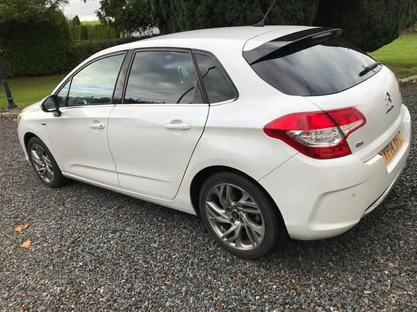 Used Citroën C4 Exclusive 2014 White Hatchback
